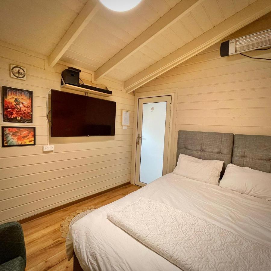 Vida Bhermon 2, One Small Wooden Appartement