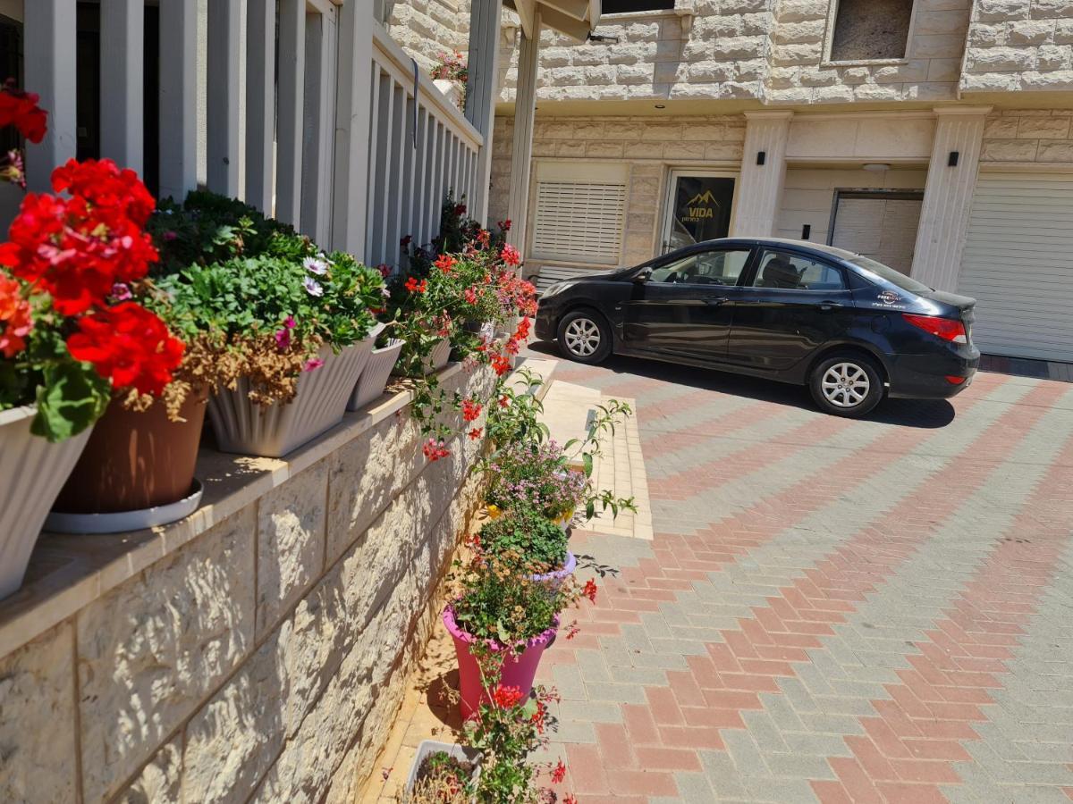 Vida Bhermon 2, One Small Wooden Appartement